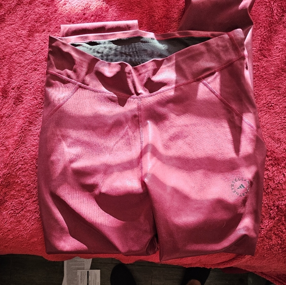 Stella McCartney Adidas shine leggings in wine - Picture 3 of 4